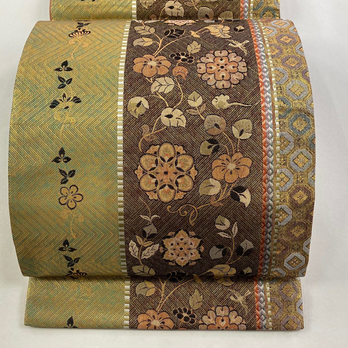 【美品】 袋帶 秀品級 草花紋紋 鳥 金金箔 黑 六通 純蠶絲
