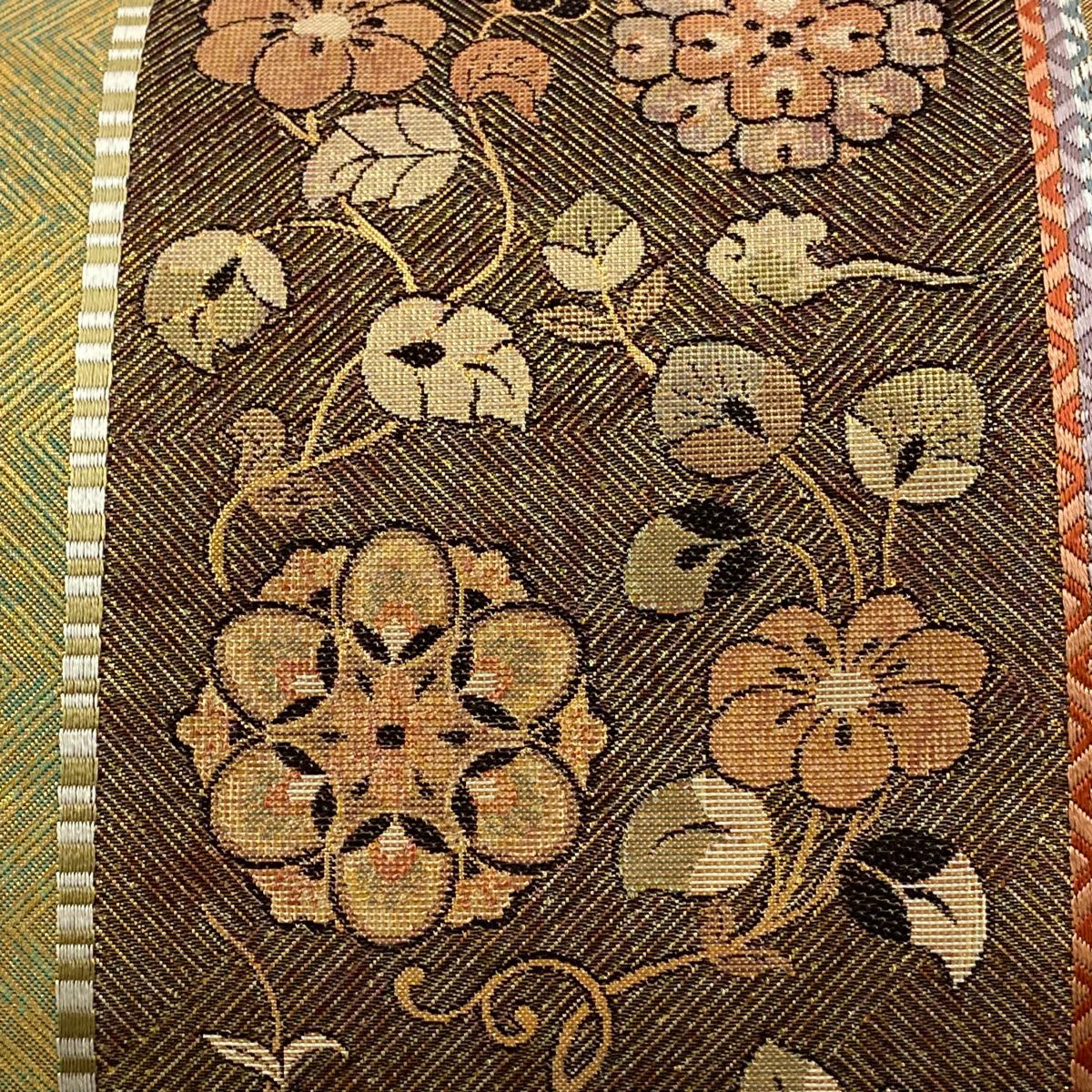 【美品】 袋帶 秀品級 草花紋紋 鳥 金金箔 黑 六通 純蠶絲