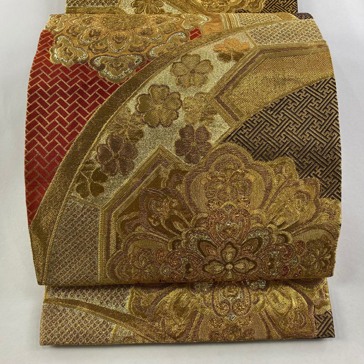 【美品】 袋帶 秀品級 華紋 紗綾形 金金箔 金絲 紅 六通 純蠶絲