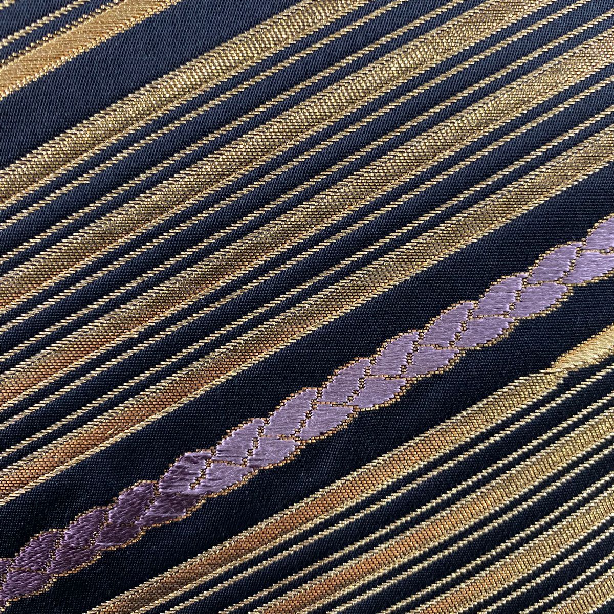 【美品】 袋帶 秀品級 斜紋 紐 刺繡 金線 黑 六通 純蠶絲