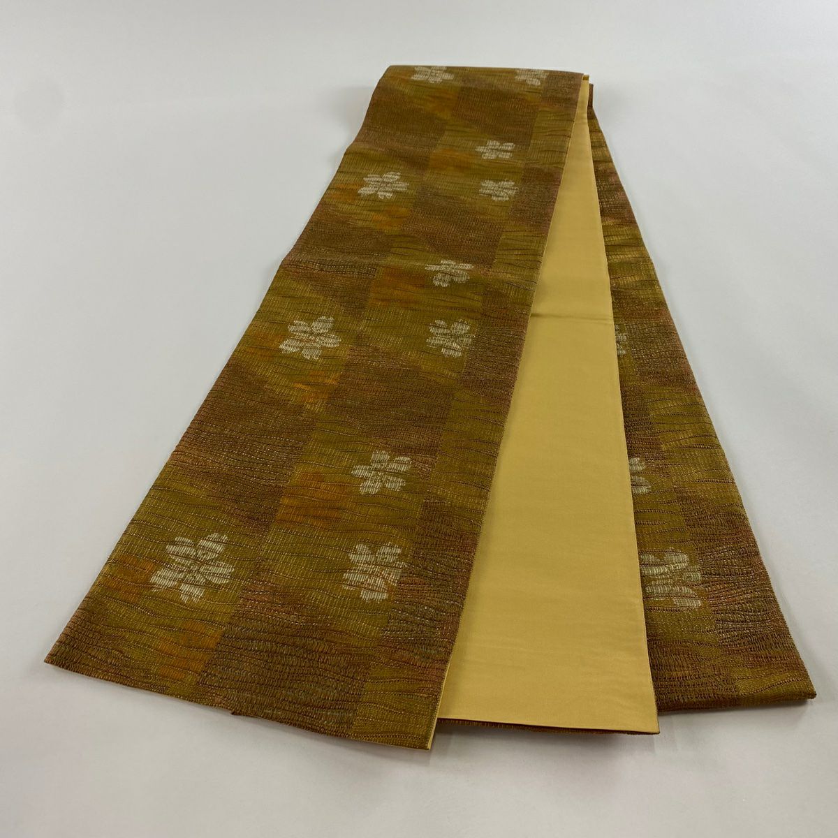 【清倉特賣】 【美品】 袋帶 名品級 附有落款 大和 花 變化市松樹 山吹茶 純蠶絲 全通