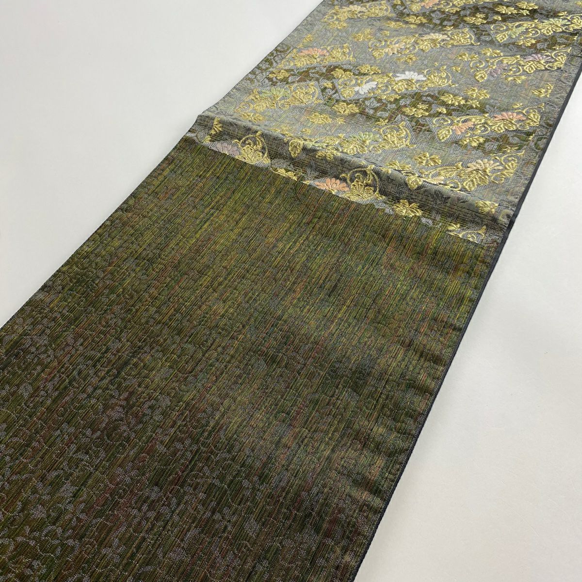 【庫存清倉】 【美品】 袋帶 名品級 草花紋紋 斜紋 金銀彩 刺繡 灰色 六通 純蠶絲
