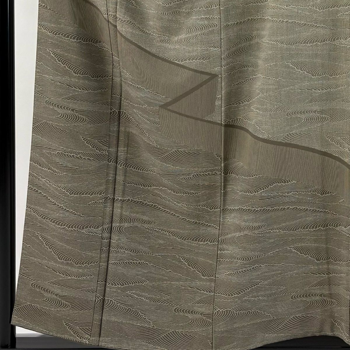 【美品】 付下 身長156cm 袖長62.5cm S 雙層 落款あり 波 幾何學圖案 灰綠 純蠶絲 名品級 一つ紋