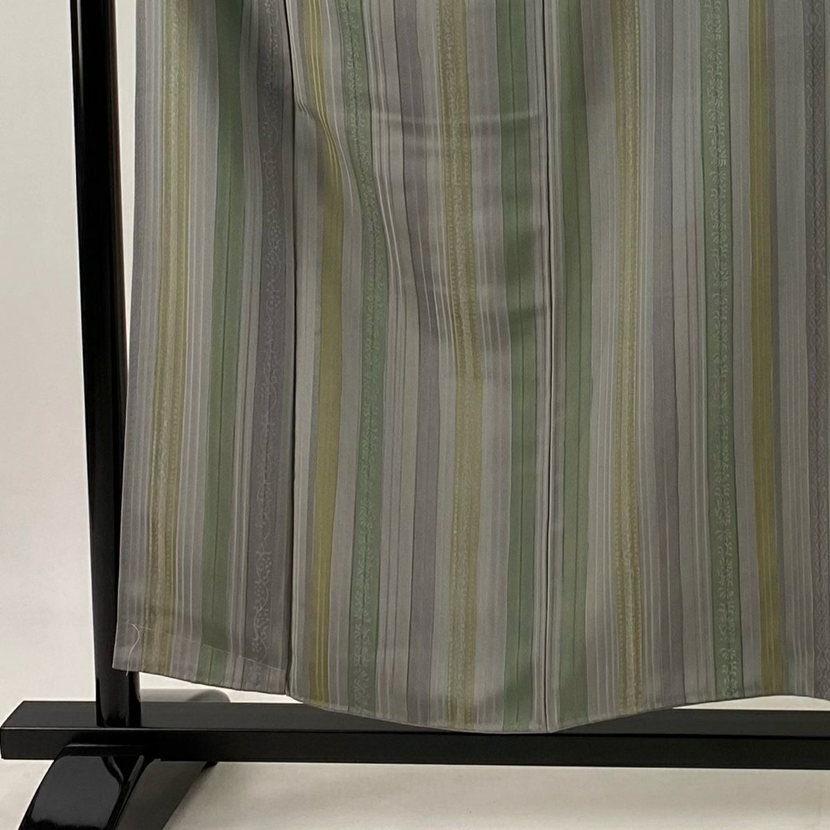【美品】 小紋 身長157.5cm 袖長65.5cm M 雙層 縱條 花唐草紋 灰 純蠶絲 秀品級