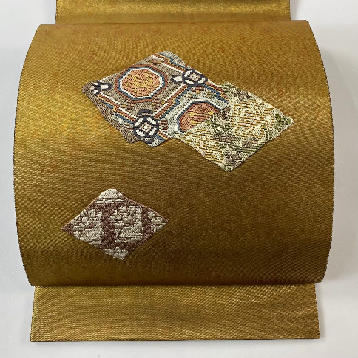 【美品】 袋帶 秀品級 花兔 草花紋紋 金金箔 金色 大鼓圖案 純蠶絲