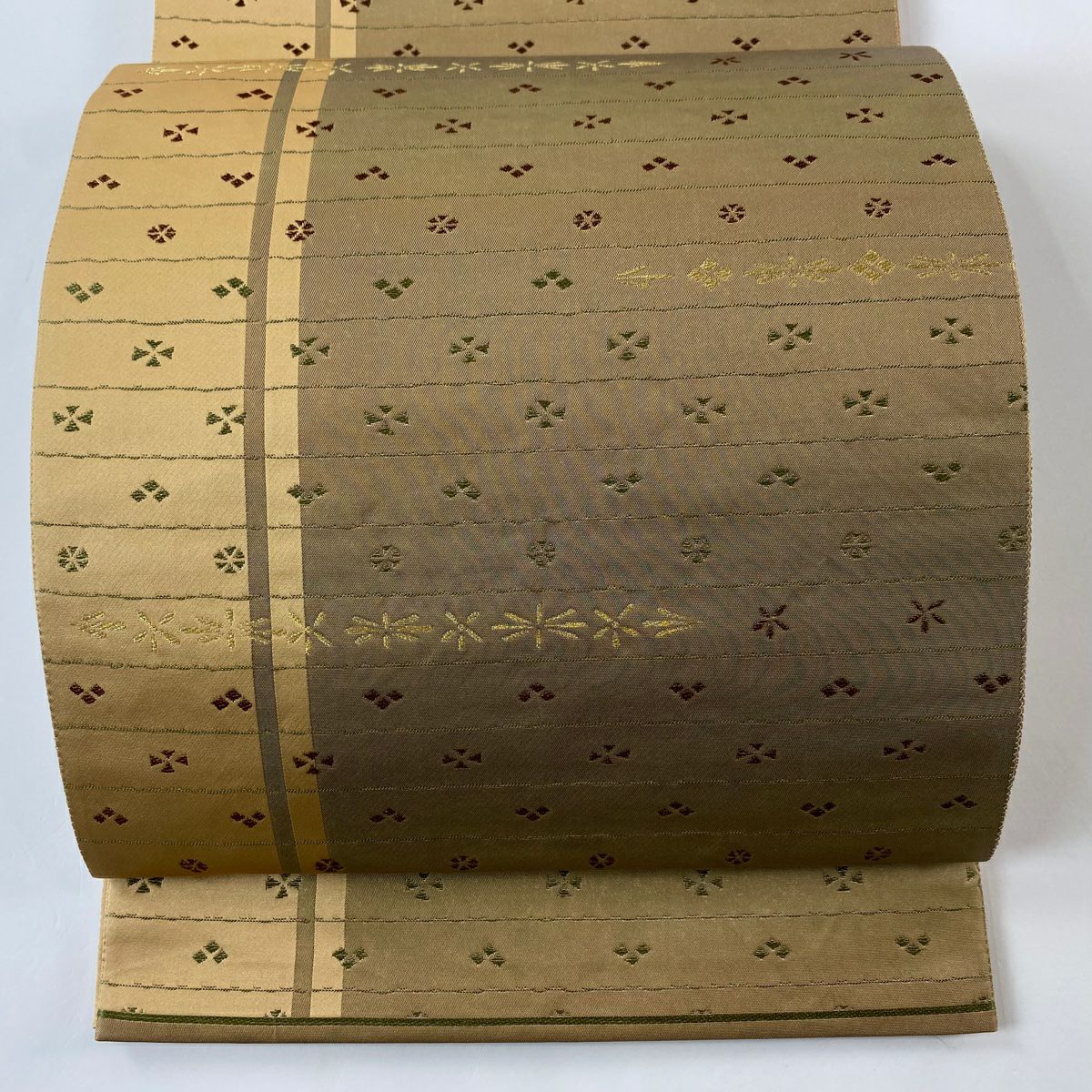 【美品】 袋帶 逸品級 となみ織物 落款あり 証紙あり 關西裁縫 縞 菱 金絲 茶 六通 純蠶絲