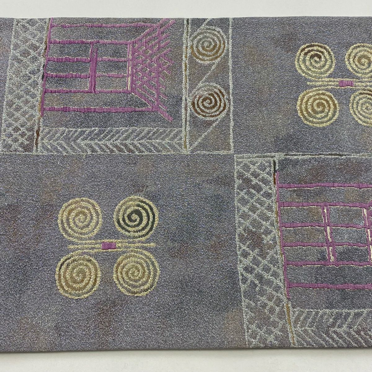 【美品】 袋帶 逸品級 落款あり 帝王紫 關西裁縫 幾何學 金金箔 淺紫 六通 純蠶絲