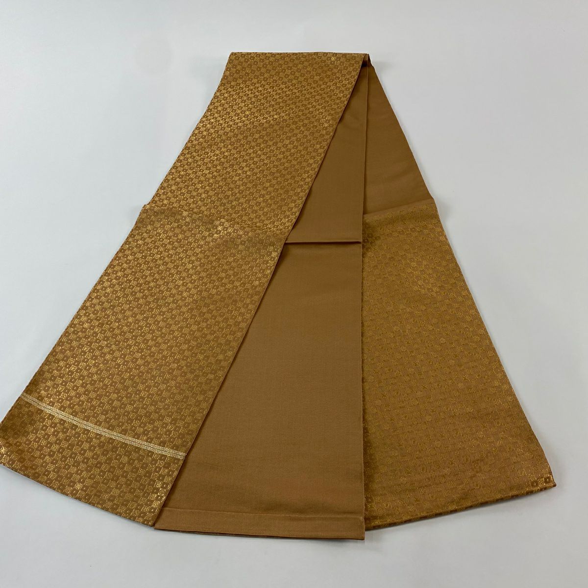【美品】 袋帶 逸品級 龍村平藏 落款あり 市松樹 幾何學圖案 金絲 淺茶 六通 純蠶絲