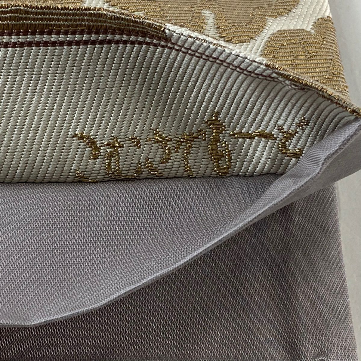 【美品】 袋帶 逸品級 附落款 こむさでもーど 鈴乃屋 草花紋紋 金金箔 米色 六通 純蠶絲