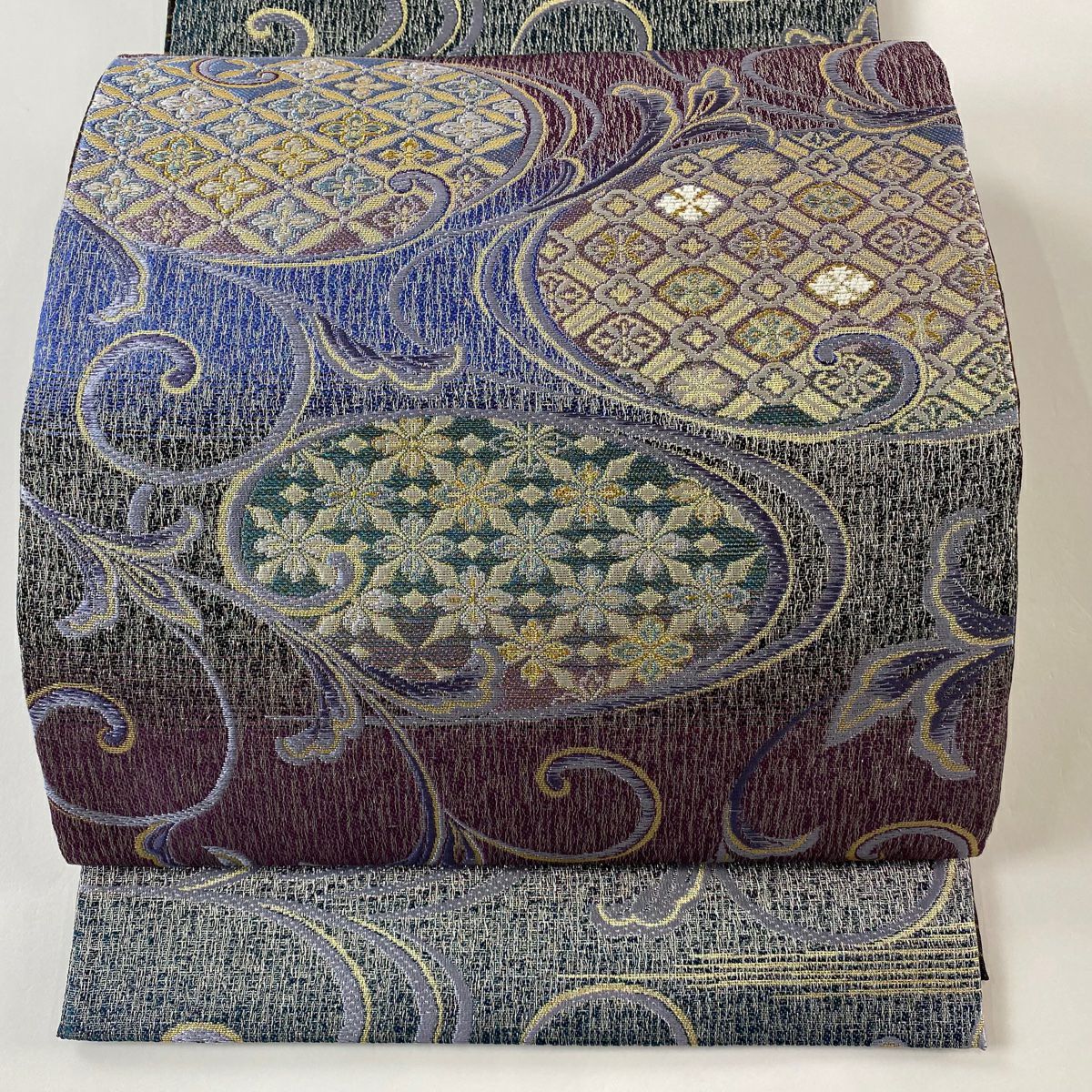 【美品】 袋帶 逸品級 花菱 唐草紋 金銀彩 金金箔 紫色 お太鼓圖案 純蠶絲