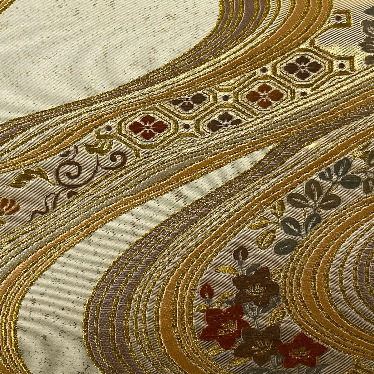 【美品】 袋帶 秀品級 流水草花紋紋 金絲 金金箔 金色 六通 純蠶絲