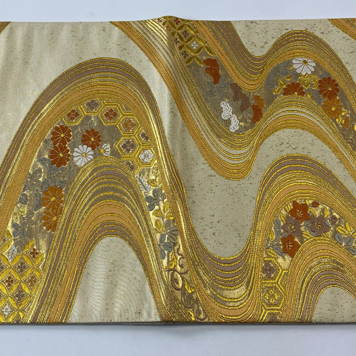 【美品】 袋帶 秀品級 流水草花紋紋 金絲 金金箔 金色 六通 純蠶絲