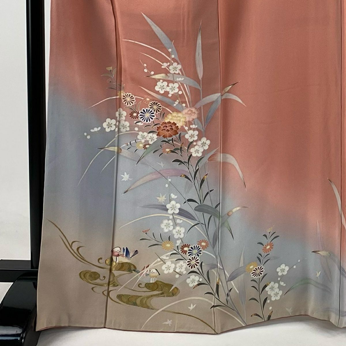 【美品】訪問服 身長168cm 袖長65cm M 雙層 落款あり 鴛鴦 草花紋紋 金銀彩 漸層 粉米色 純蠶絲 秀品級