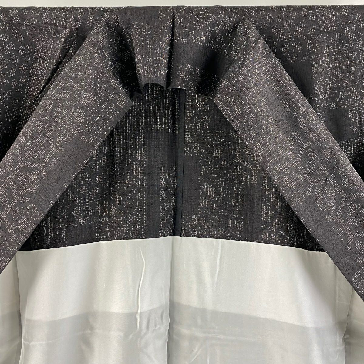 【美品】結城紬織 身長150.5cm 袖長62.5cm S 單層 手織娘 奥順 鈴乃屋 證書あり 龜甲 華紋 焦茶 純蠶絲 逸品級