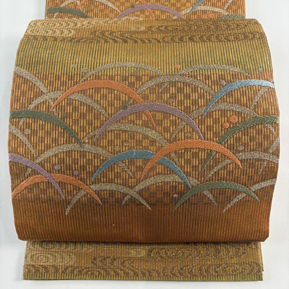 【美品】 袋帶 秀品級 露芝 縞 金銀糸 金金箔 金色 お太鼓柄 純蠶絲