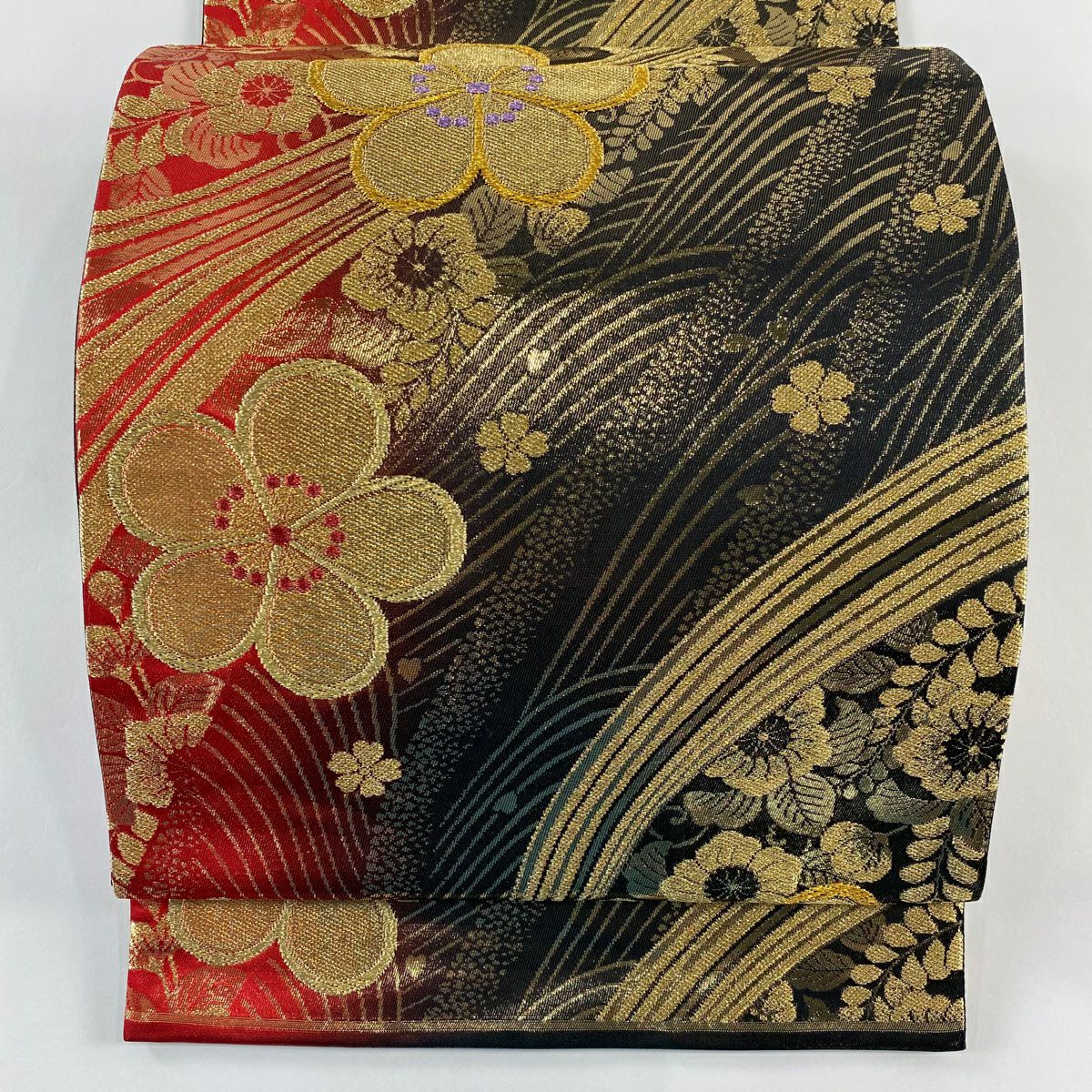 【美品】 袋帶 秀品級 梅花 波 金糸 金金箔 紅黑 六通 純蠶絲