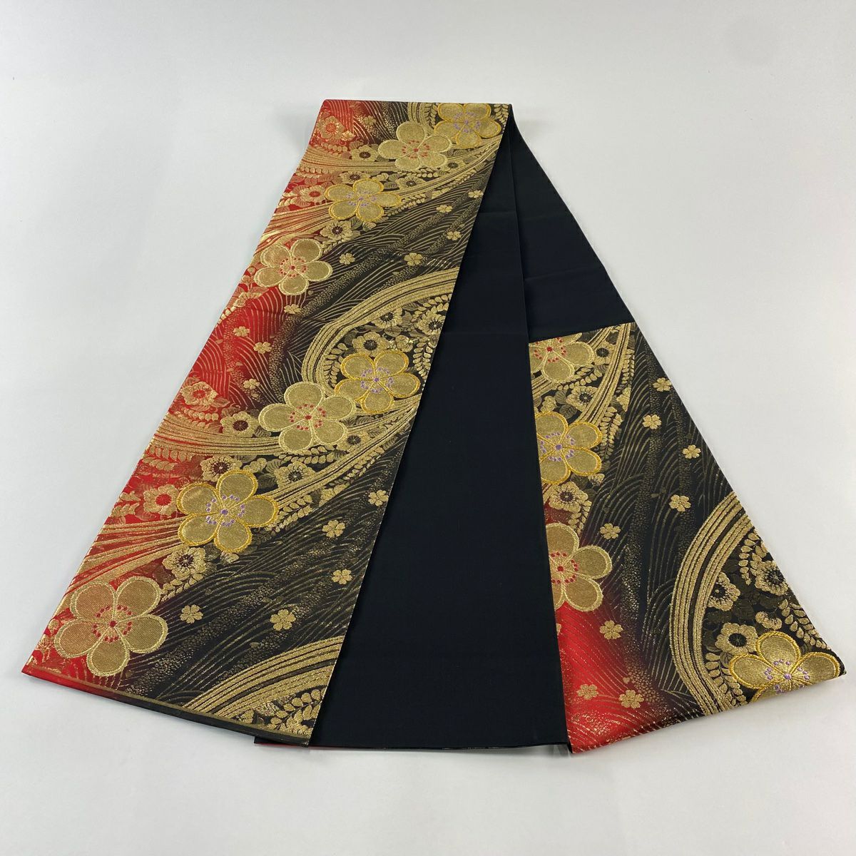【美品】 袋帶 秀品級 梅花 波 金糸 金金箔 紅黑 六通 純蠶絲