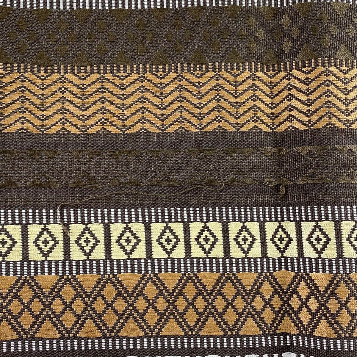 【美品】 名古屋帶 名品級 八寸名古屋帶 松樹葉仕立 雜色仕立 縞紋 菱形 焦茶 純蠶絲