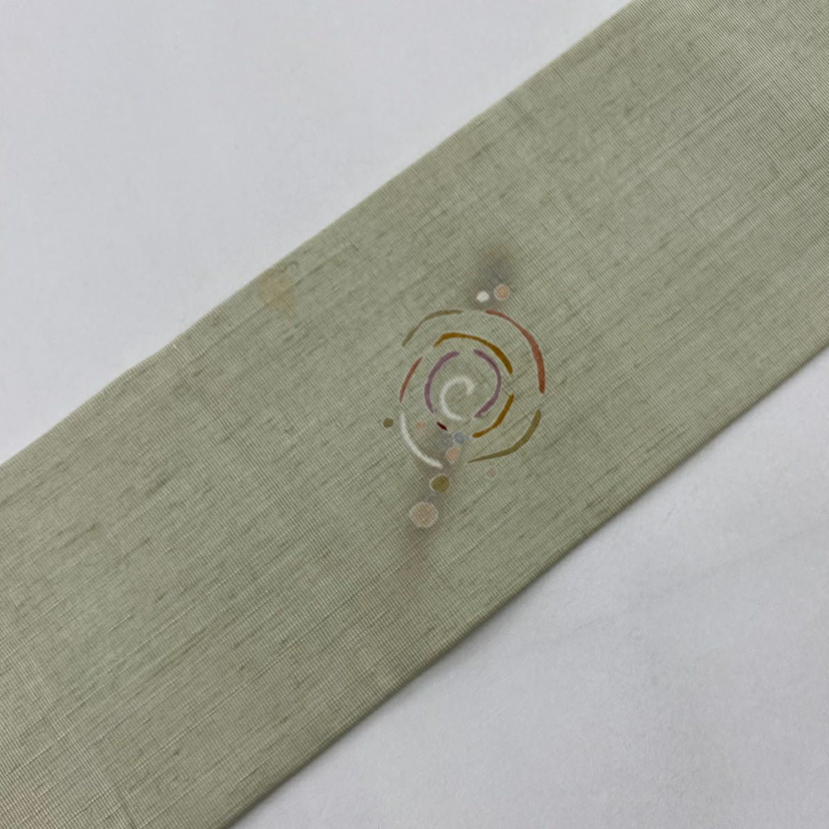 【庫存清倉】 名古屋帶 名品級 渦卷 幾何圖案 金絲 銀銀彩 灰綠 純蠶絲