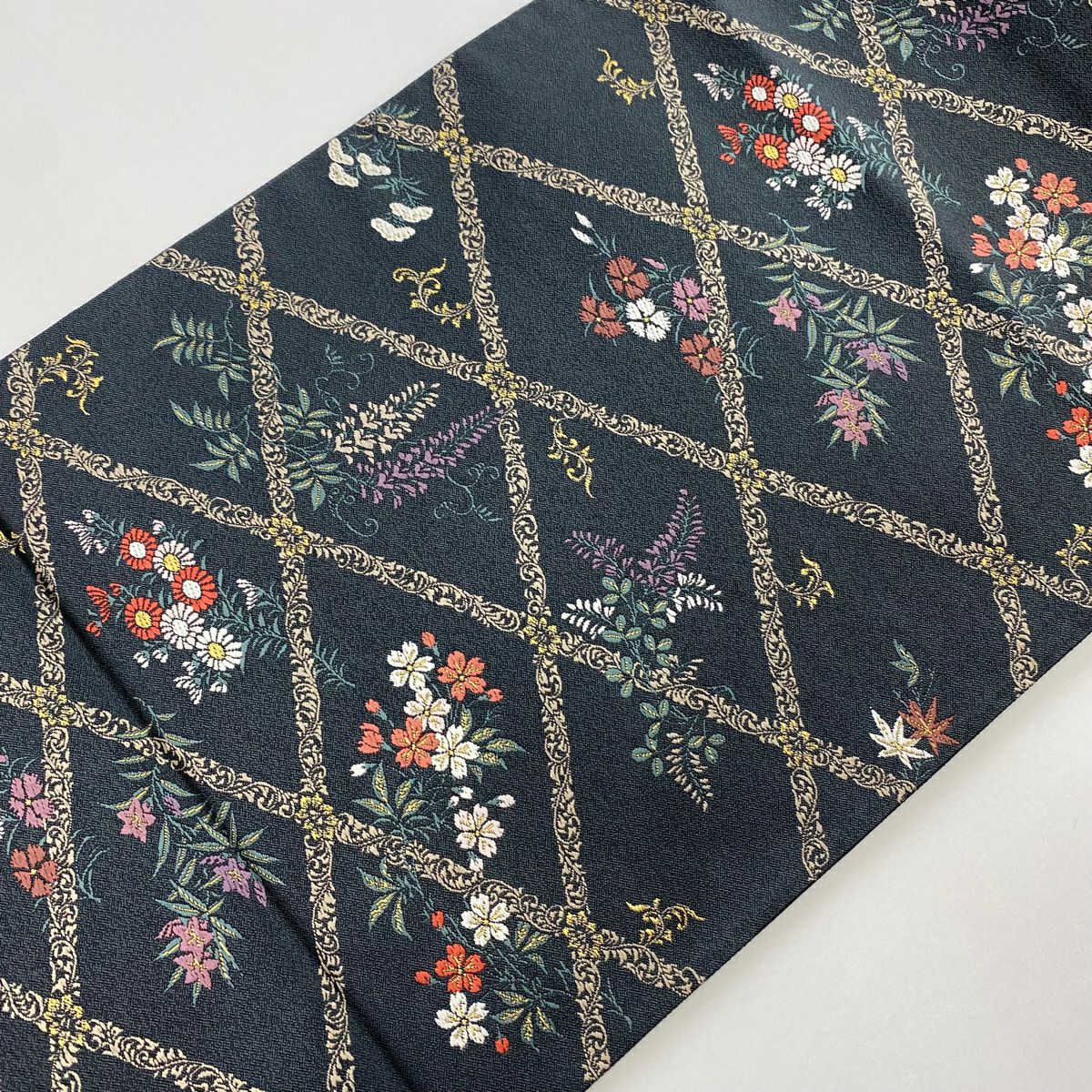 【庫存清倉】 【美品】 袋帶 名品級 菱形 草花紋 金絲 黑灰 六通 純蠶絲