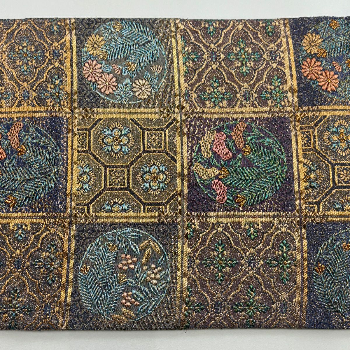 【美品】 袋帶 逸品級 佐波理 落款あり 綴錦 松樹華市松樹紋樣 金絲 金金箔 金茶 六通 純蠶絲