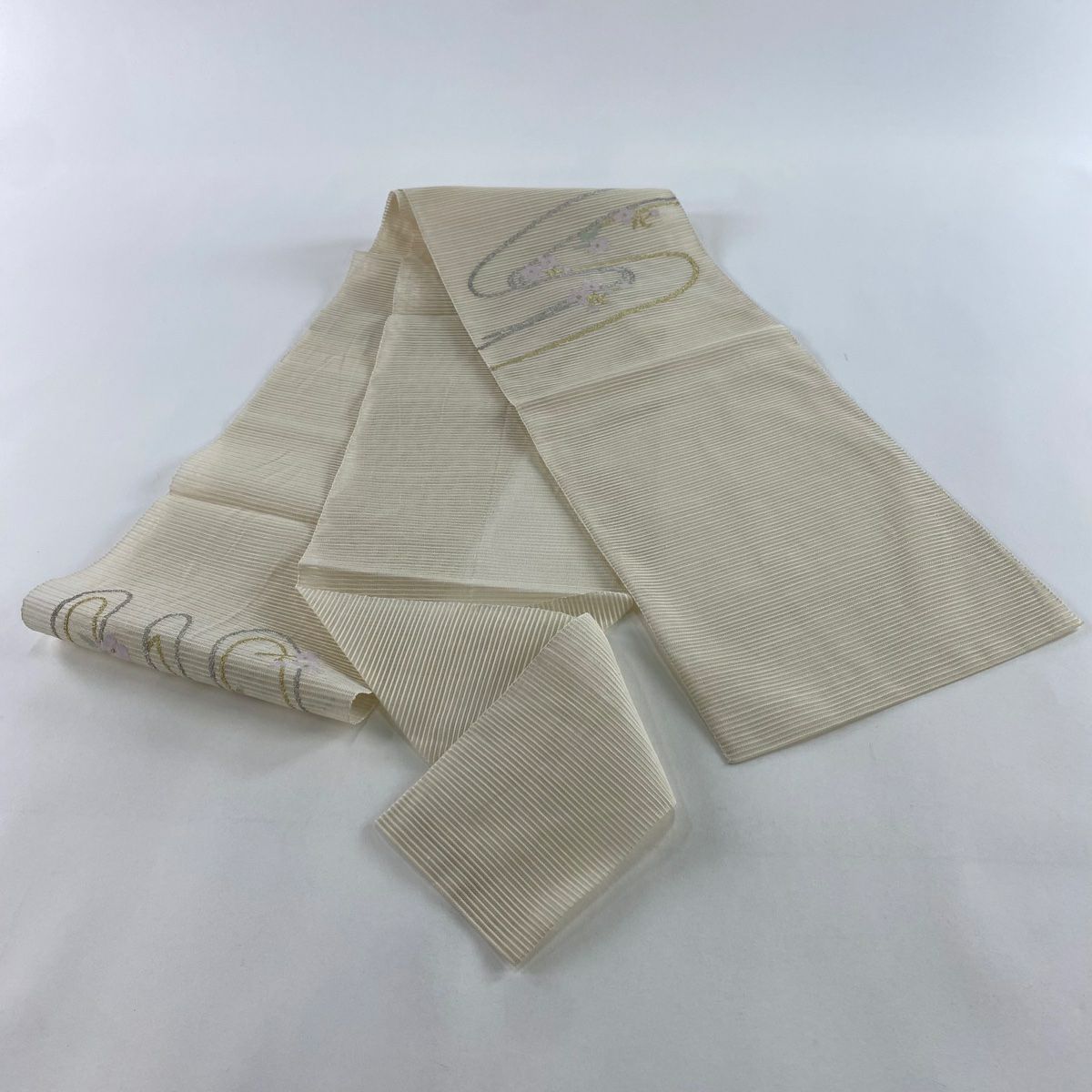 名古屋帶 秀品級 夏帶 絽 八寸名古屋帶 松樹葉仕立 草花紋紋 流水 金銀彩 奶油色 純蠶絲