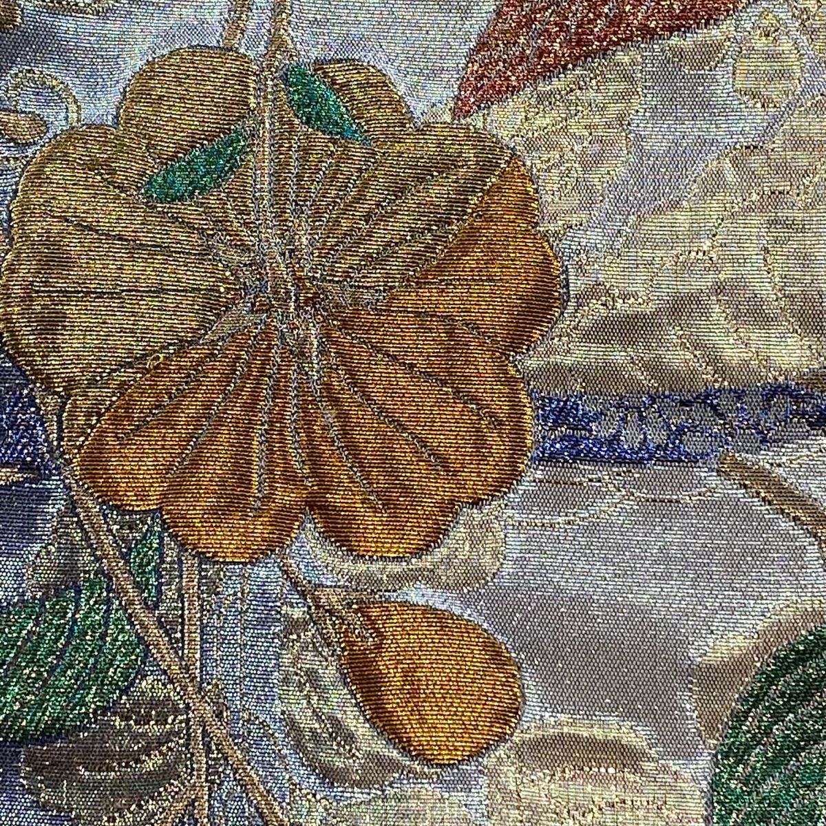 【庫存清倉】 【美品】 袋帶 名品級 振袖禮服禮服用 草花紋紋 松樹 金金箔 銀色 六通 純蠶絲