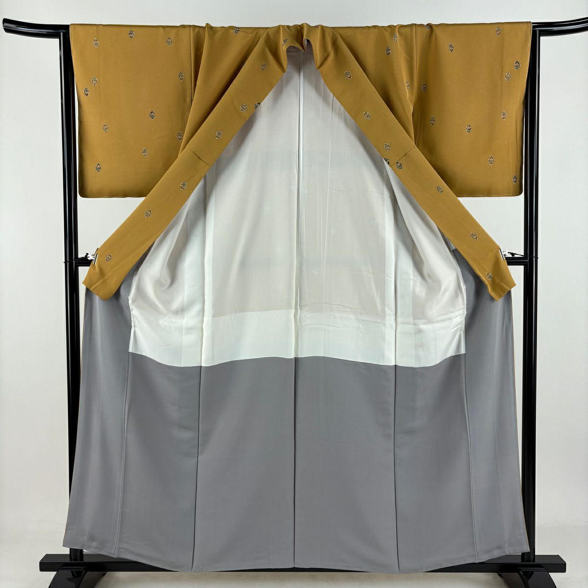 【美品】 小紋 身長158cm 袖長64.5cm M 雙層 落款あり 菱花 山吹茶 純蠶絲 秀品級
