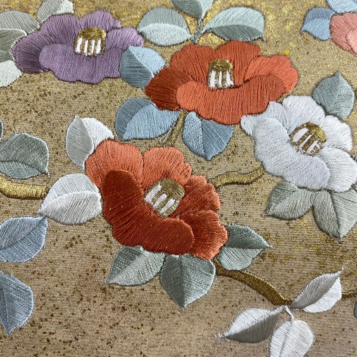 名古屋帶 秀品級 椿 雲文 刺繡 金彩裝飾 米色 純蠶絲