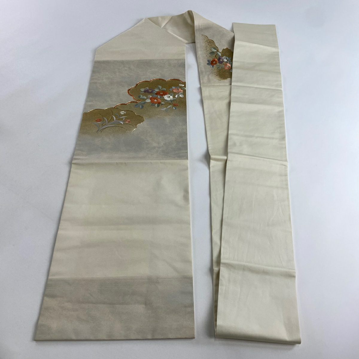 名古屋帶 秀品級 椿 雲文 刺繡 金彩裝飾 米色 純蠶絲