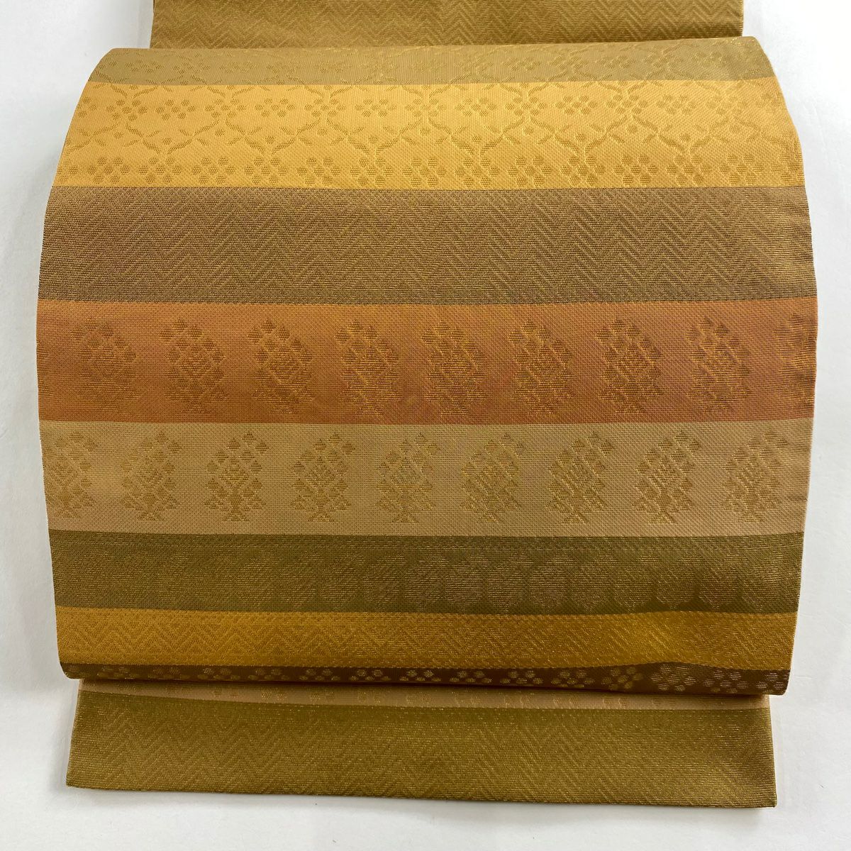 【美品】 袋帶 秀品級 織悅 落款あり 段紋 草花紋紋 金絲 黃土色 全通 純蠶絲