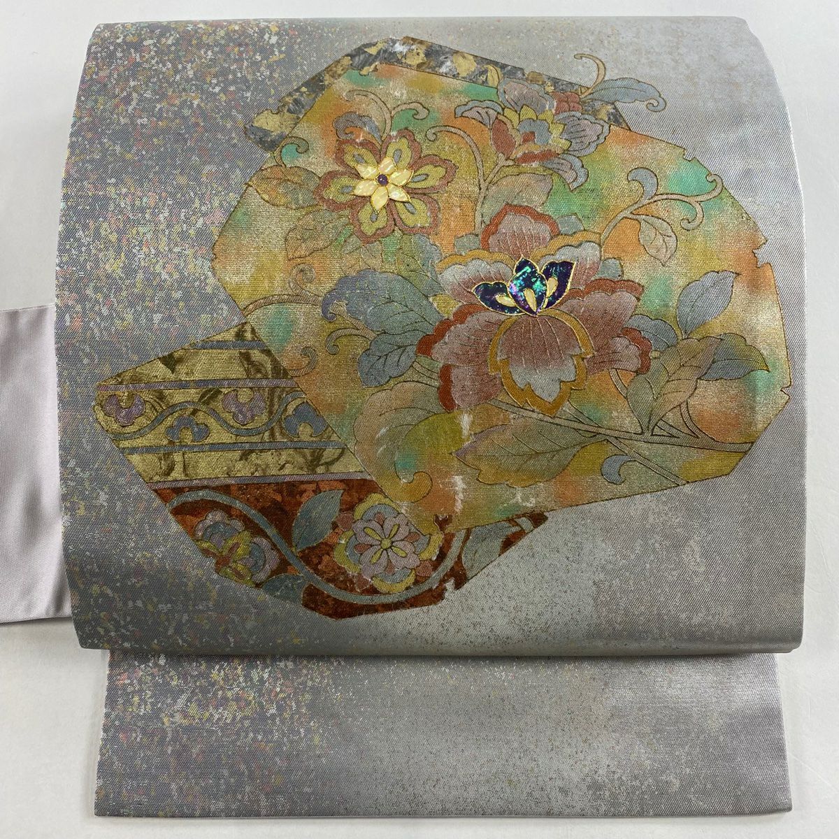 名古屋帶 秀品級 花唐草紋 螺鈿 金銀彩 灰 純蠶絲