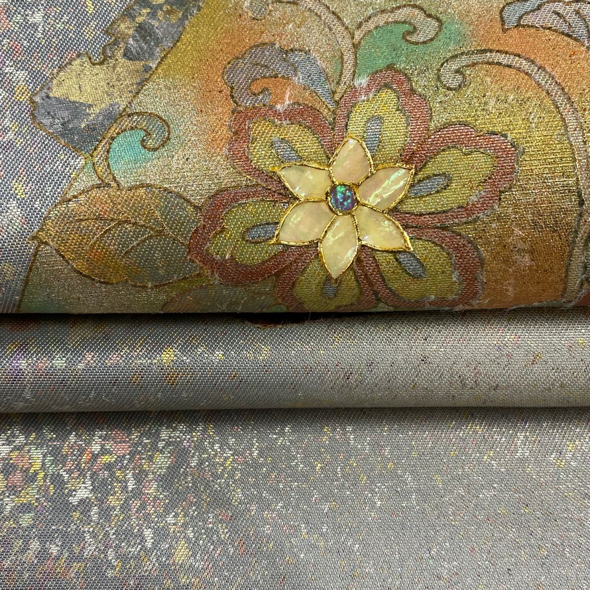 名古屋帶 秀品級 花唐草紋 螺鈿 金銀彩 灰 純蠶絲