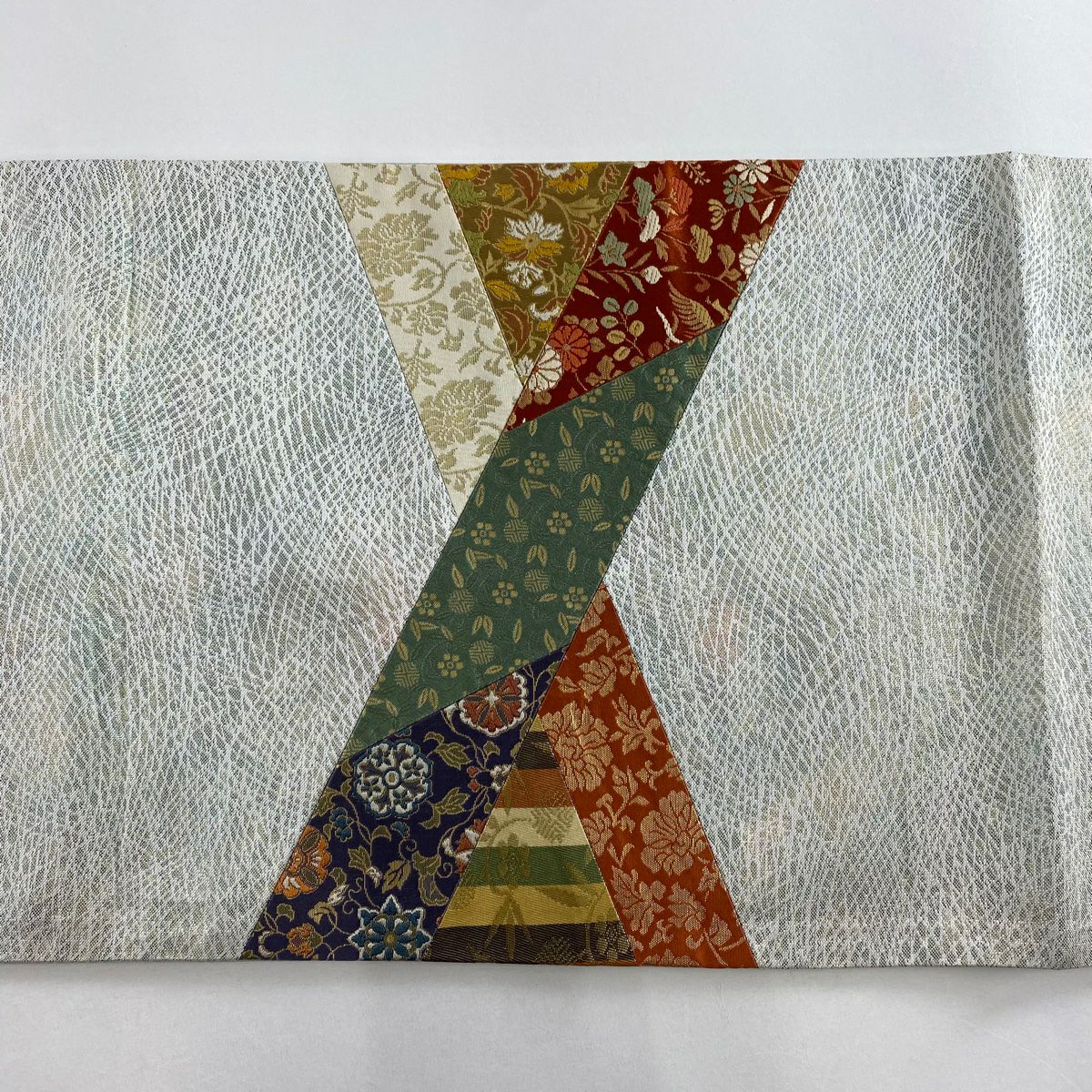 【美品】 袋帶 秀品級 花鳥 笹蔓 金金箔 淺綠 お太鼓圖案 純蠶絲