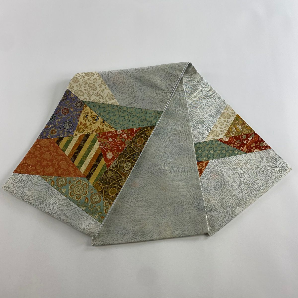 【美品】 袋帶 秀品級 花鳥 笹蔓 金金箔 淺綠 お太鼓圖案 純蠶絲