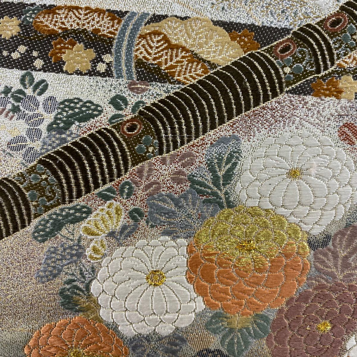 【美品】 袋帶 秀品級 秋草 笛 金絲 金金箔 金色 六通 純蠶絲