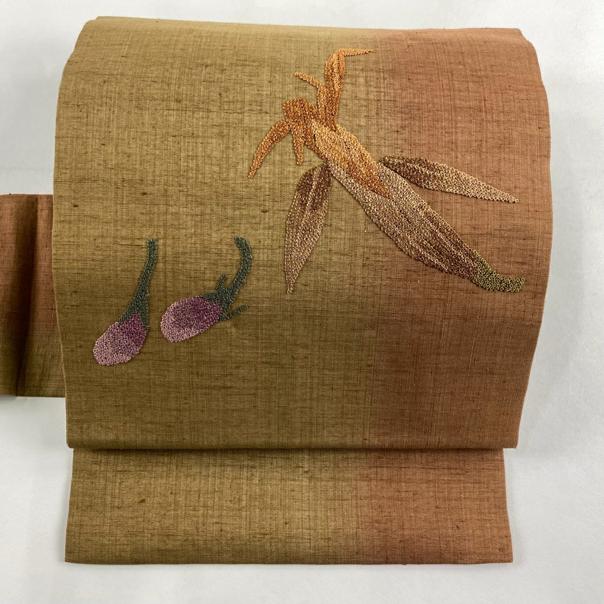 【美品】名古屋帶 秀品級 紬織織 玉米 茄子 刺繡 茶綠 純蠶絲