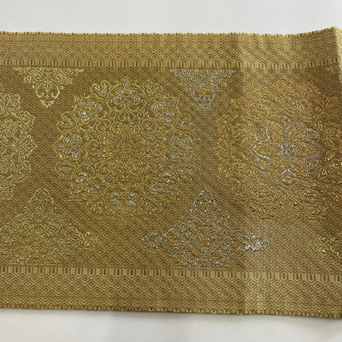 【美品】 袋帶 秀品級 華紋 菱 金絲 金金箔 淺黃土色 大鼓圖案 純蠶絲