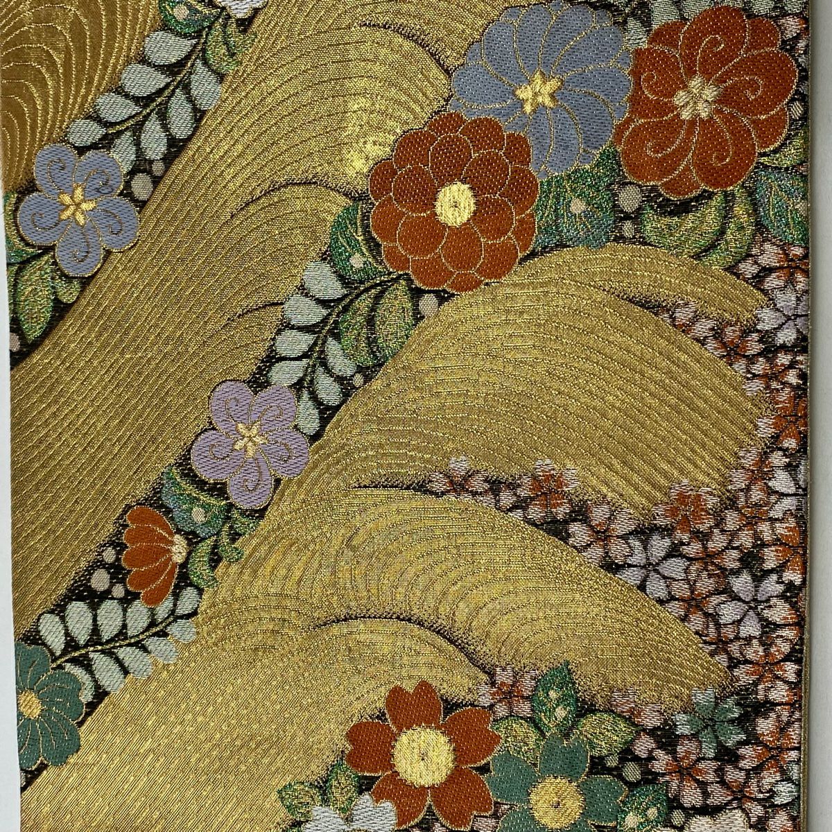 【美品】 袋帶 秀品級 草花紋紋 波 金金箔 金色 六通 純蠶絲