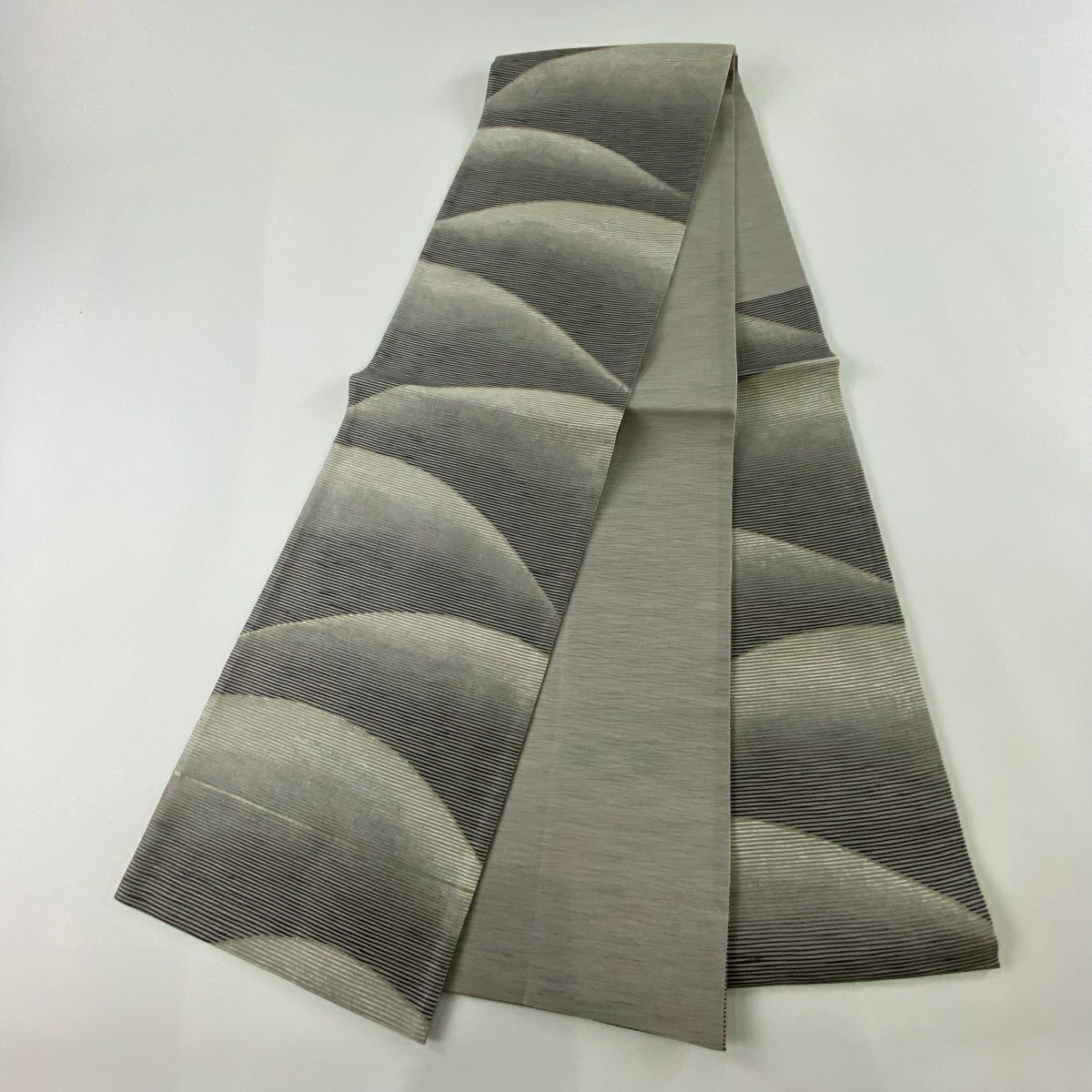 【美品】 袋帶 秀品級 縞 幾何圖案 銀線 手揉引金箔 灰 深藍 六通 純蠶絲