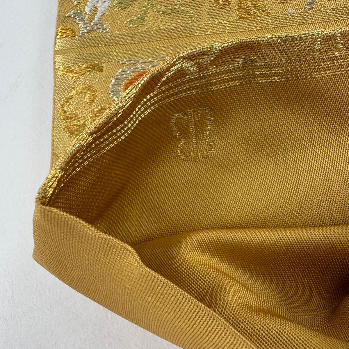 【美品】 袋帶 逸品級 川島織物 落款あり 華紋 金銀彩 金金箔 山吹茶 六通 純蠶絲
