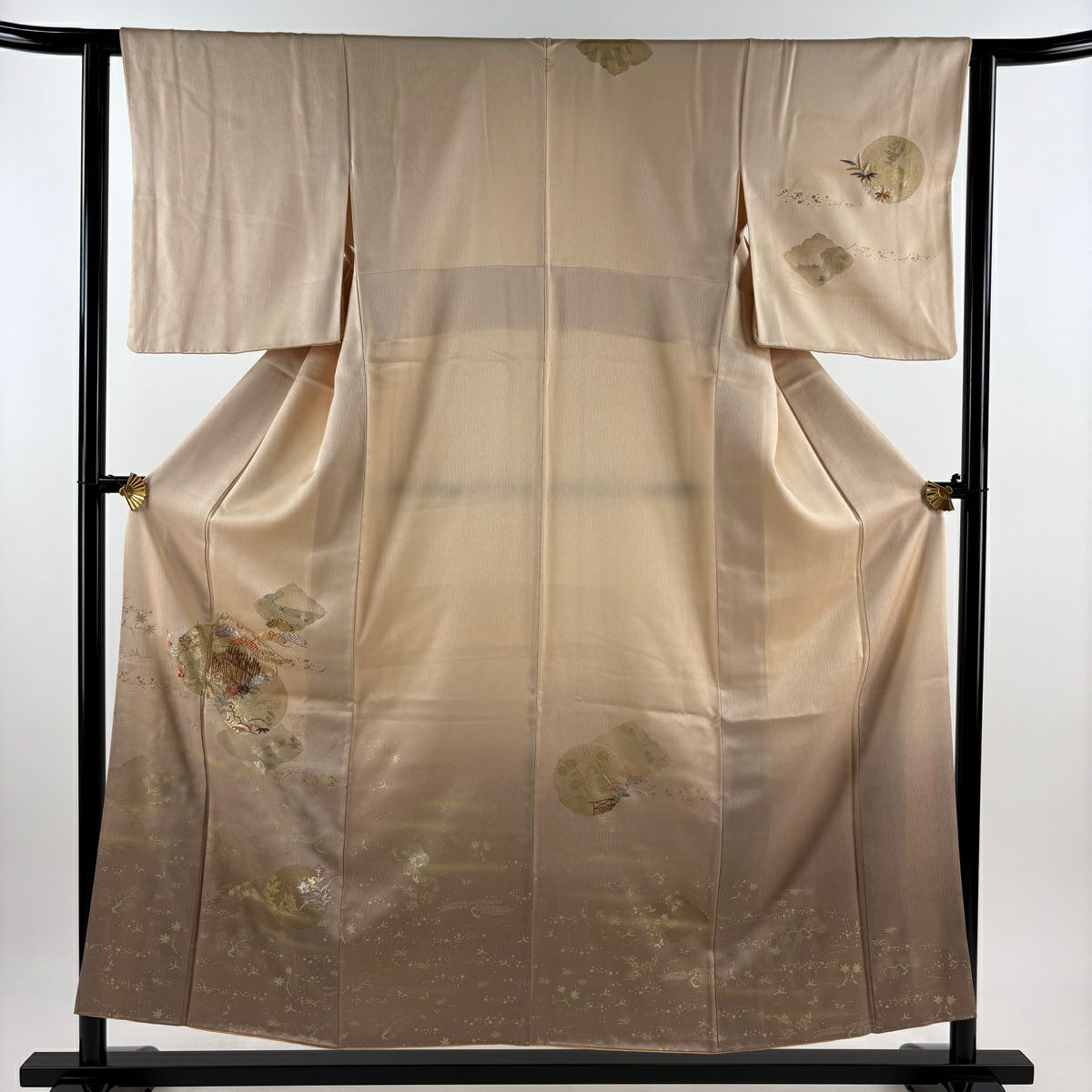 付下 身長154.5cm 袖長61.5cm S 雙層 松樹竹子梅花 家屋 刺繡 金彩裝飾 淺橙色 純蠶絲 優品級 一個紋