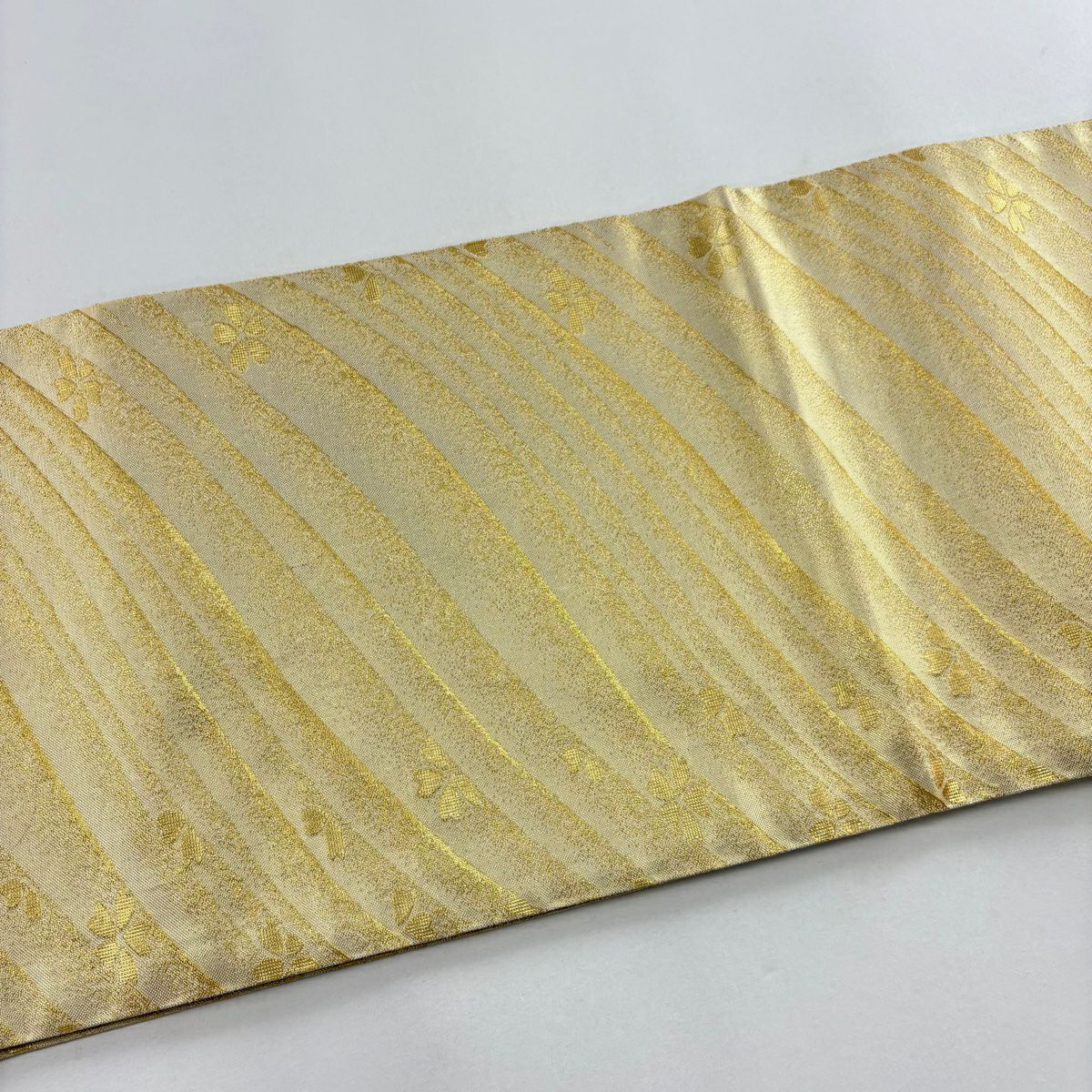 【美品】 袋帶 秀品級 草花紋紋 流水 金金箔 金絲 金色 六通 純蠶絲