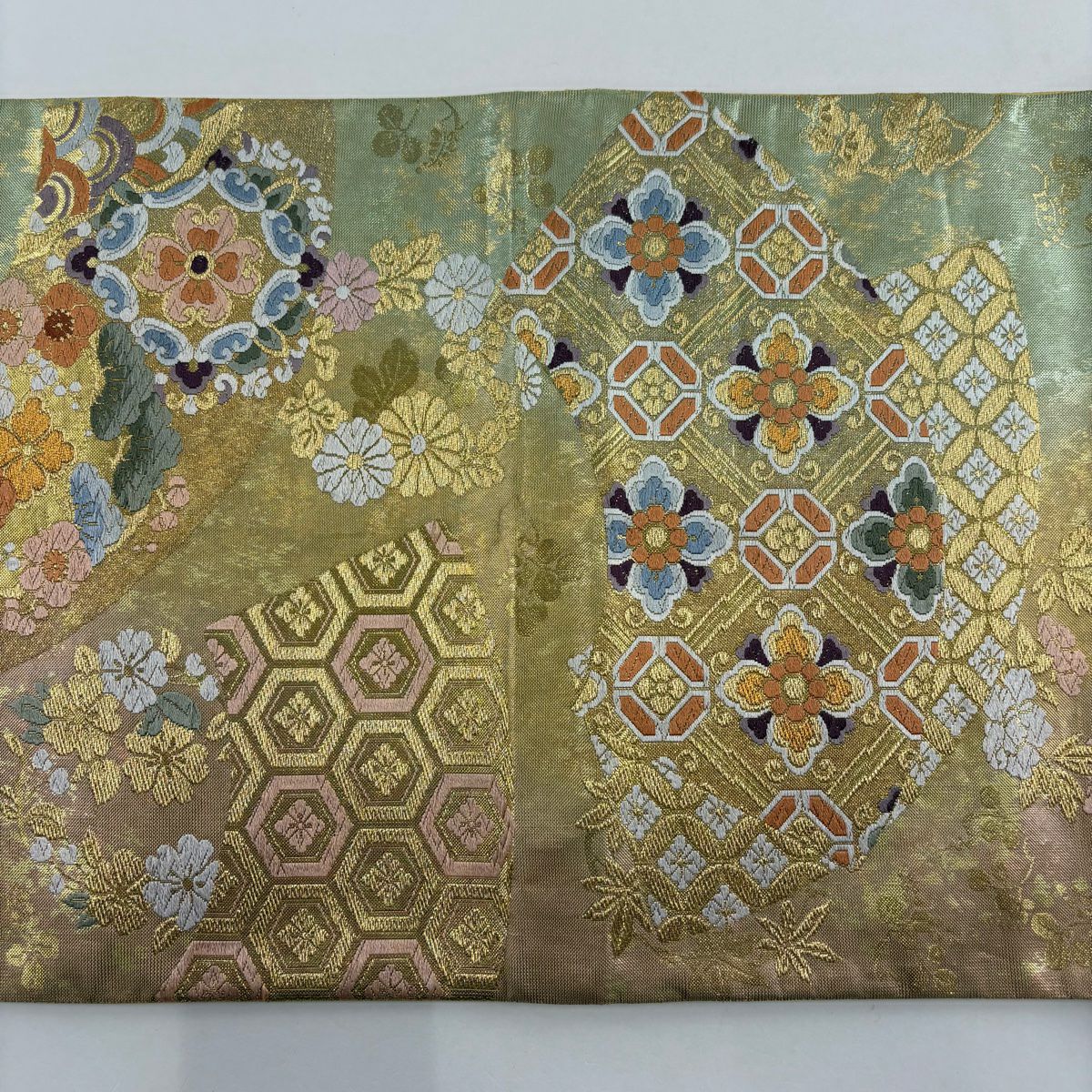 【美品】 袋帶 秀品級 扇子面 草花紋 金絲 金金箔 金色 六通 純蠶絲