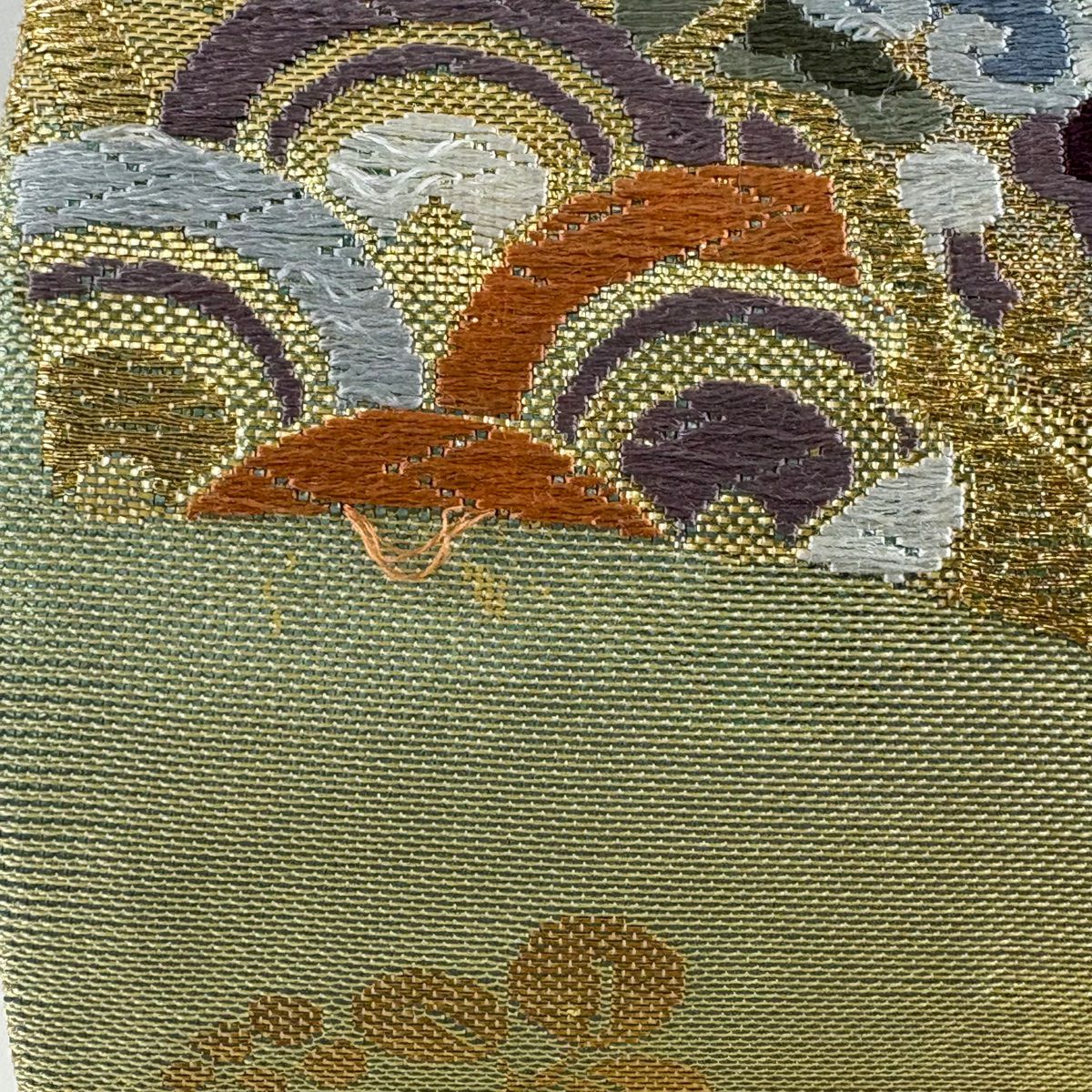 【美品】 袋帶 秀品級 扇子面 草花紋 金絲 金金箔 金色 六通 純蠶絲
