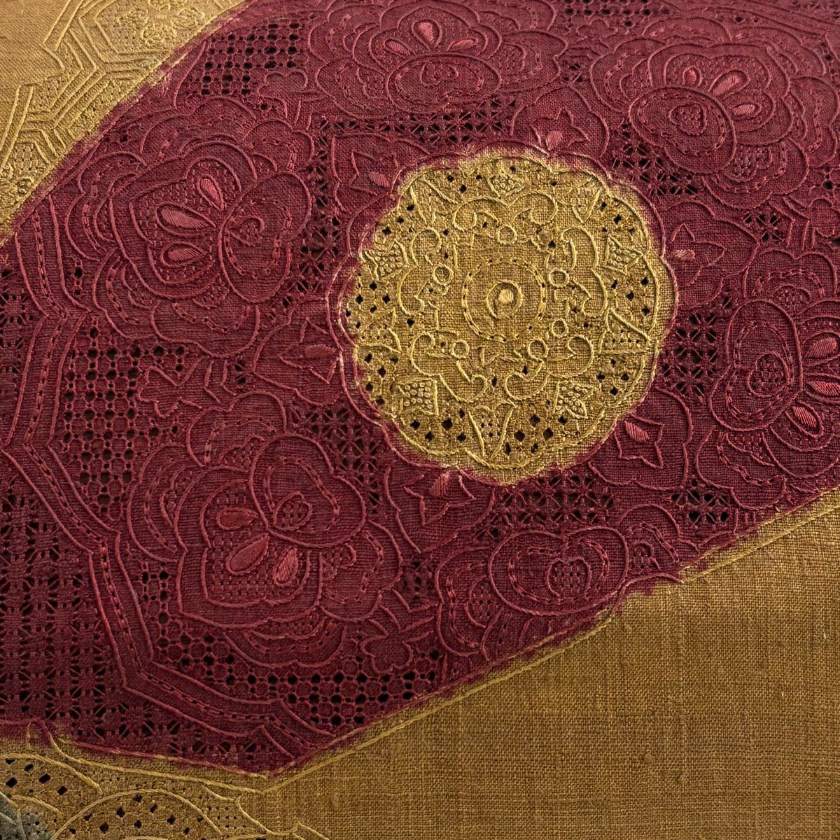 【美品】 名古屋帶 秀品級 華紋 幾何圖案 刺繡 絞染 茶 純蠶絲