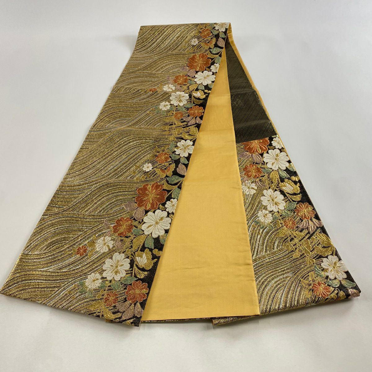 【美品】 袋帶 秀品級 草花紋紋 波 金銀彩 金 六通 純蠶絲