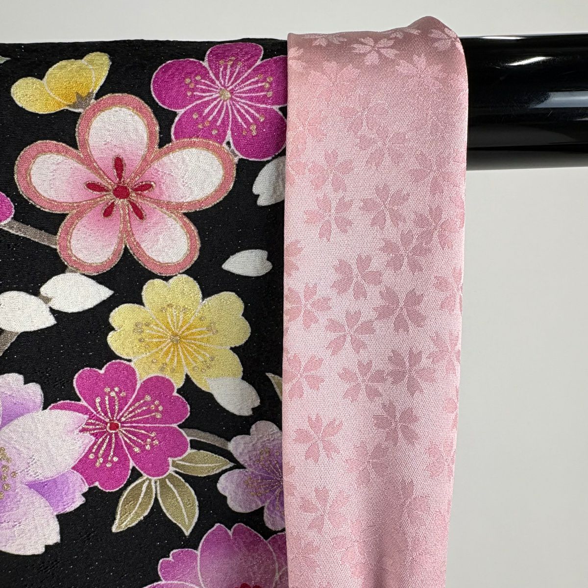 【美品】振袖禮服 身長168cm 袖長64cm M 雙層 牡丹 櫻花 刺繡 金銀彩 黑 純蠶絲 逸品級