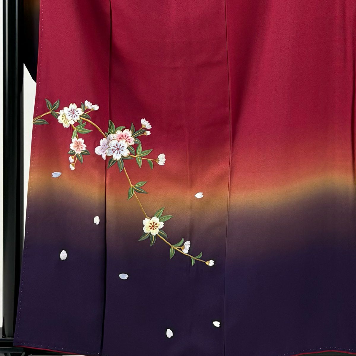 【庫存清倉】振袖禮服 身長160cm 袖長64.5cm M 雙層 樱花 樱花花瓣 金線刺繡 深紅 純蠶絲 名品級