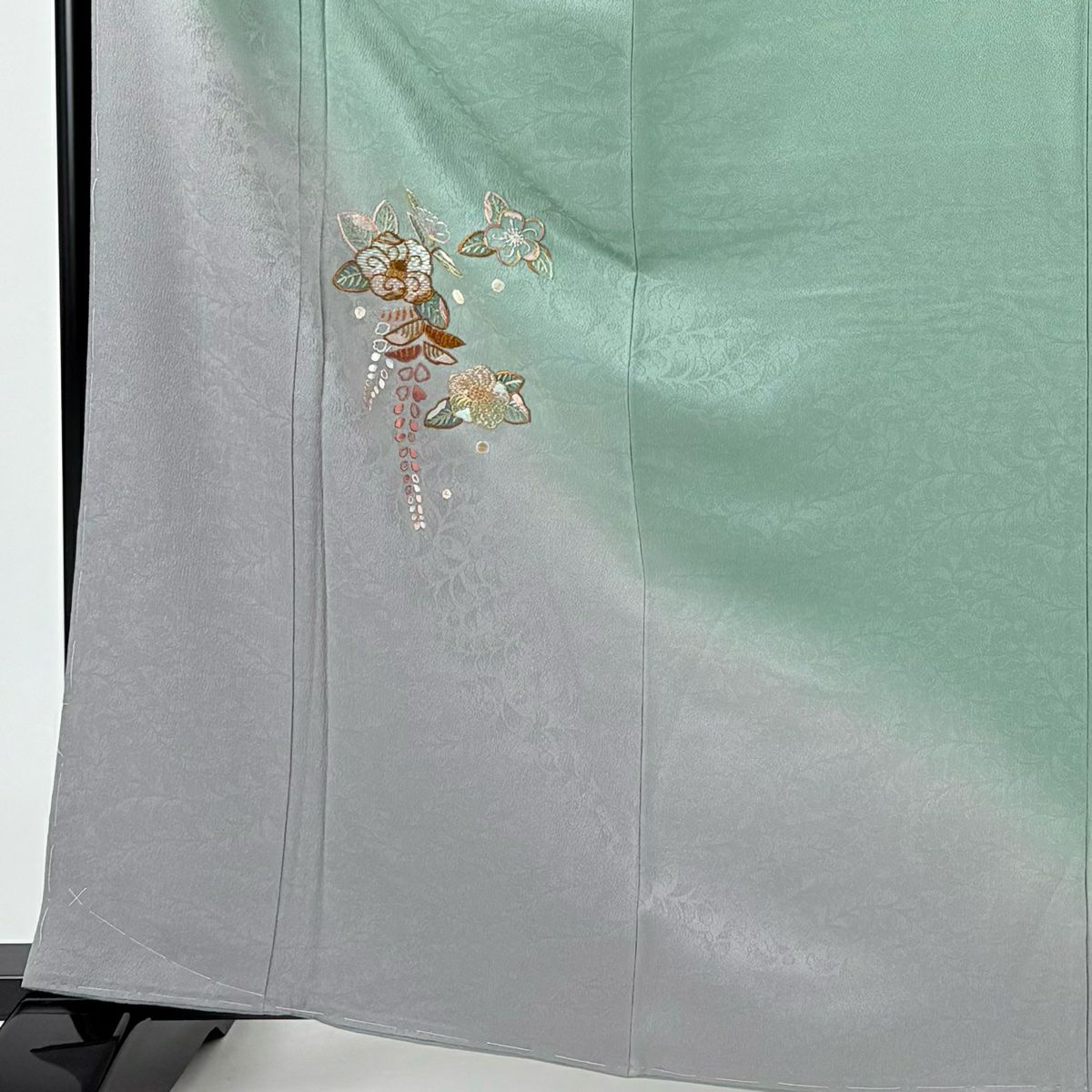 付下 身長163.5cm 袖長65.5cm M 雙層 落款有 椿地紋 刺繡 漸層 灰綠 純蠶絲 秀品級 一つ紋